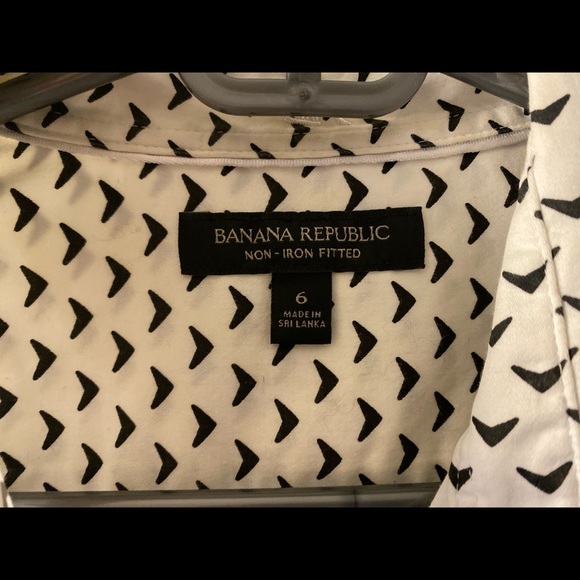 Banana Republic Tailored Non-Iron Shirt - Picture 3 of 4